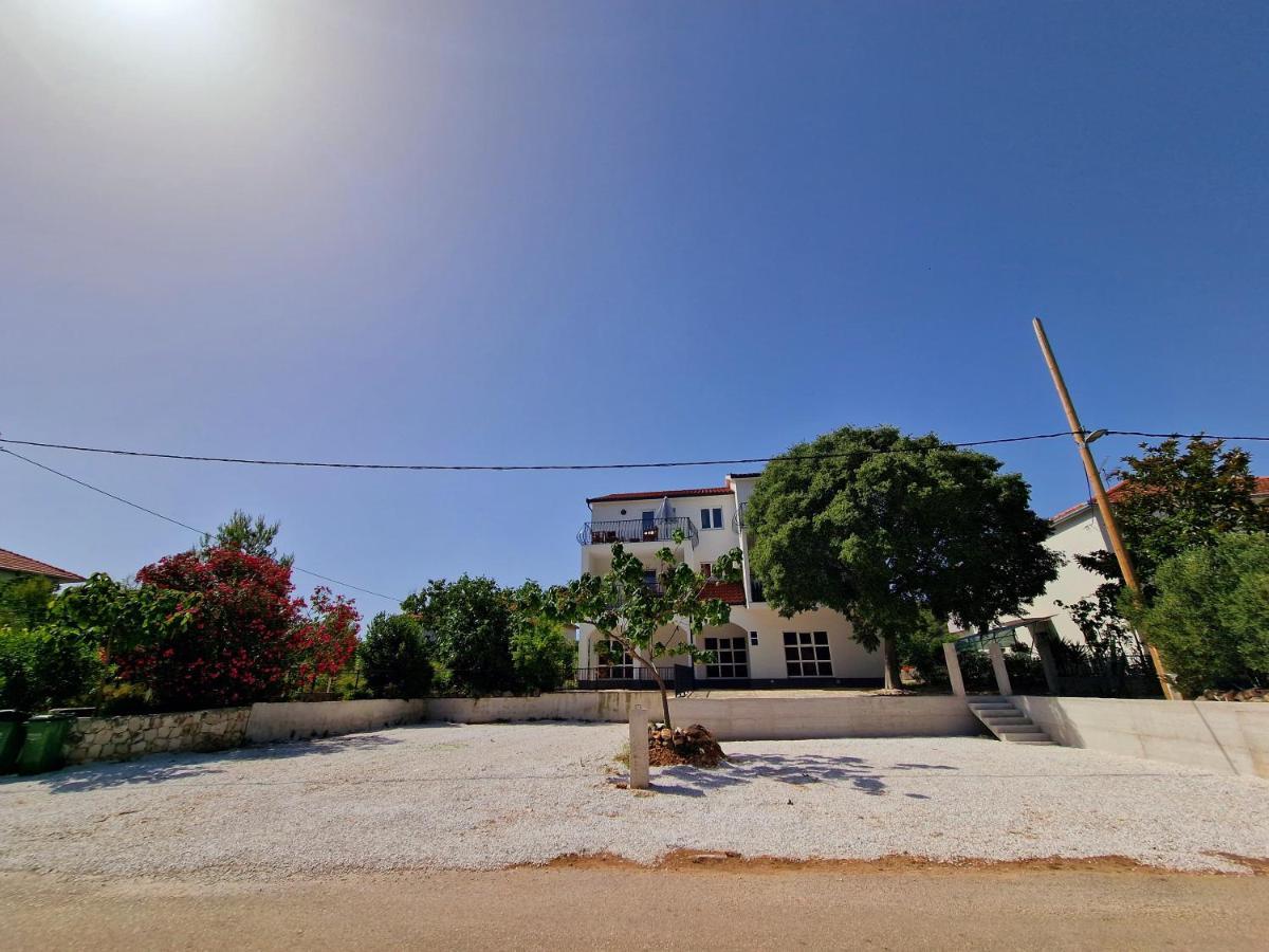 Residence Biocic Donji Okrug  Buitenkant foto